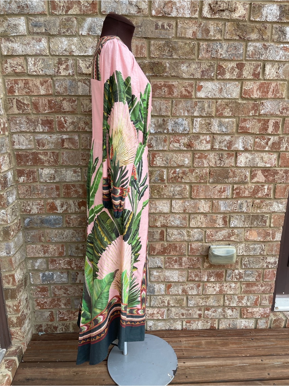 FARM RIO Amazonia Forest Linen-blend Midi
Dress In Green Light Pink Size Small - Picture 11 of 14